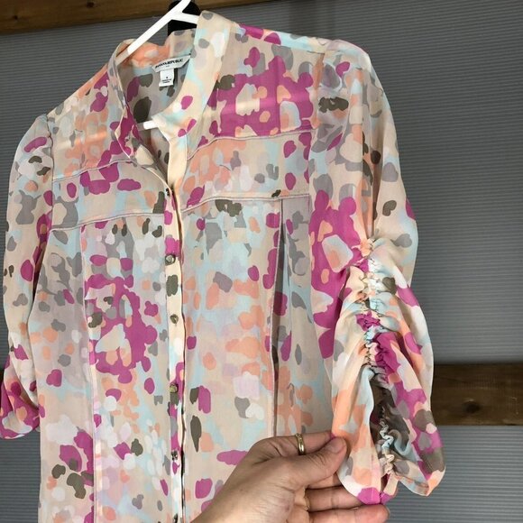 BANANA REPUBLIC FACTORY‎ Abstract Semi-Sheer 3/4 Sleeve Button Down Blouse  Sz S - Picture 3 of 10